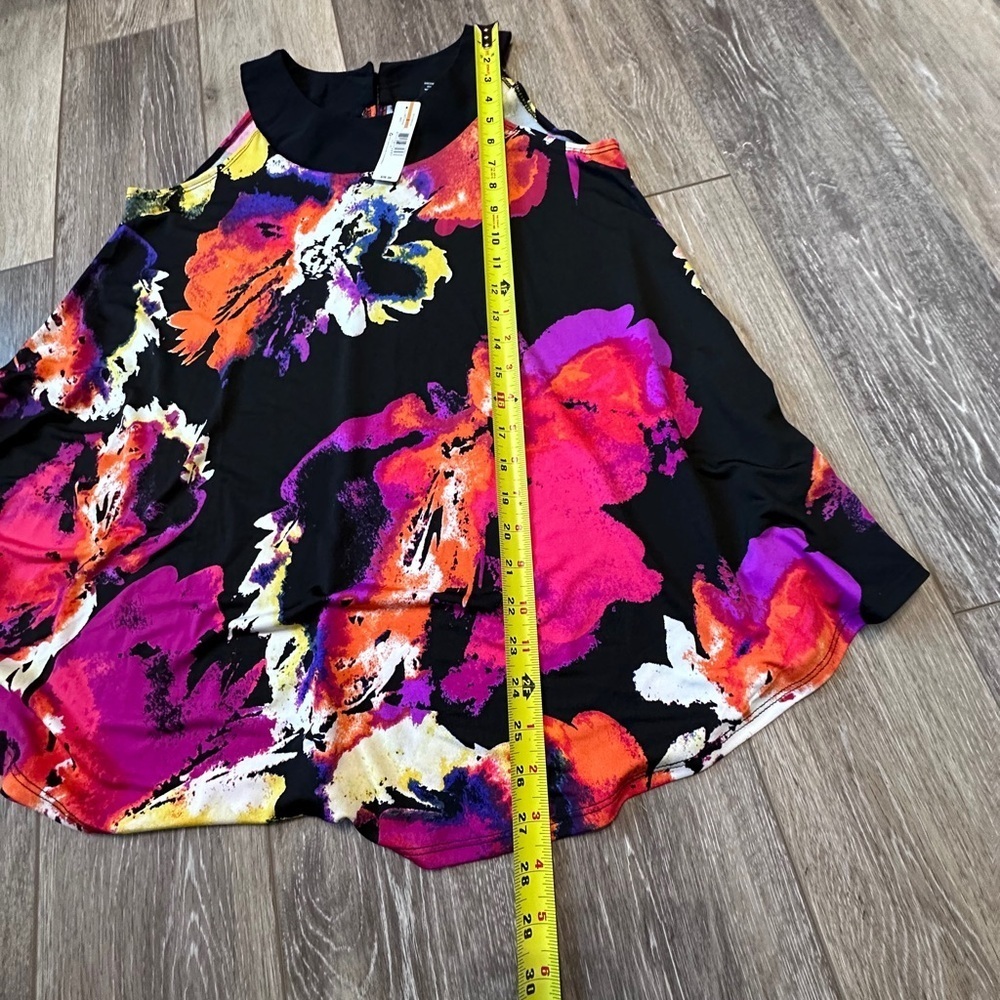🛍️ NWT ND beautiful multi color sleeve less swig-top size Small - Picture 6 of 8